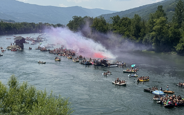 Oko 1.500 plovila na 32. Drinskoj regati: Drina ponovo okupila hiljade učesnika iz zemlje i inostranstva